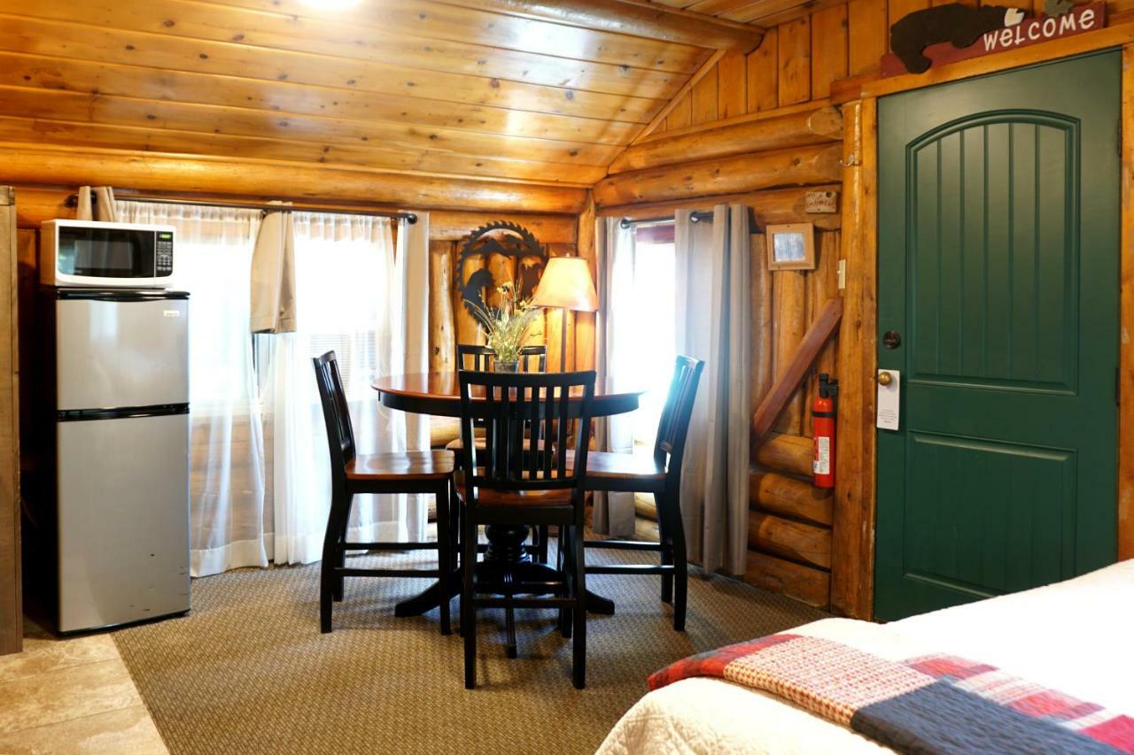 موتيل غرب يلوستون Moose Creek Cabins المظهر الخارجي الصورة
